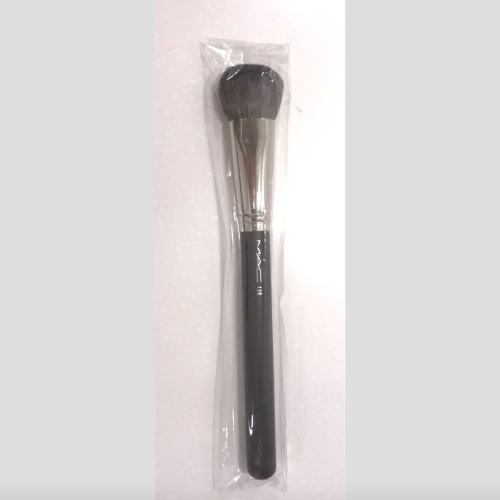 MAC Cosmetics128 Split Fibre Cheek Brush